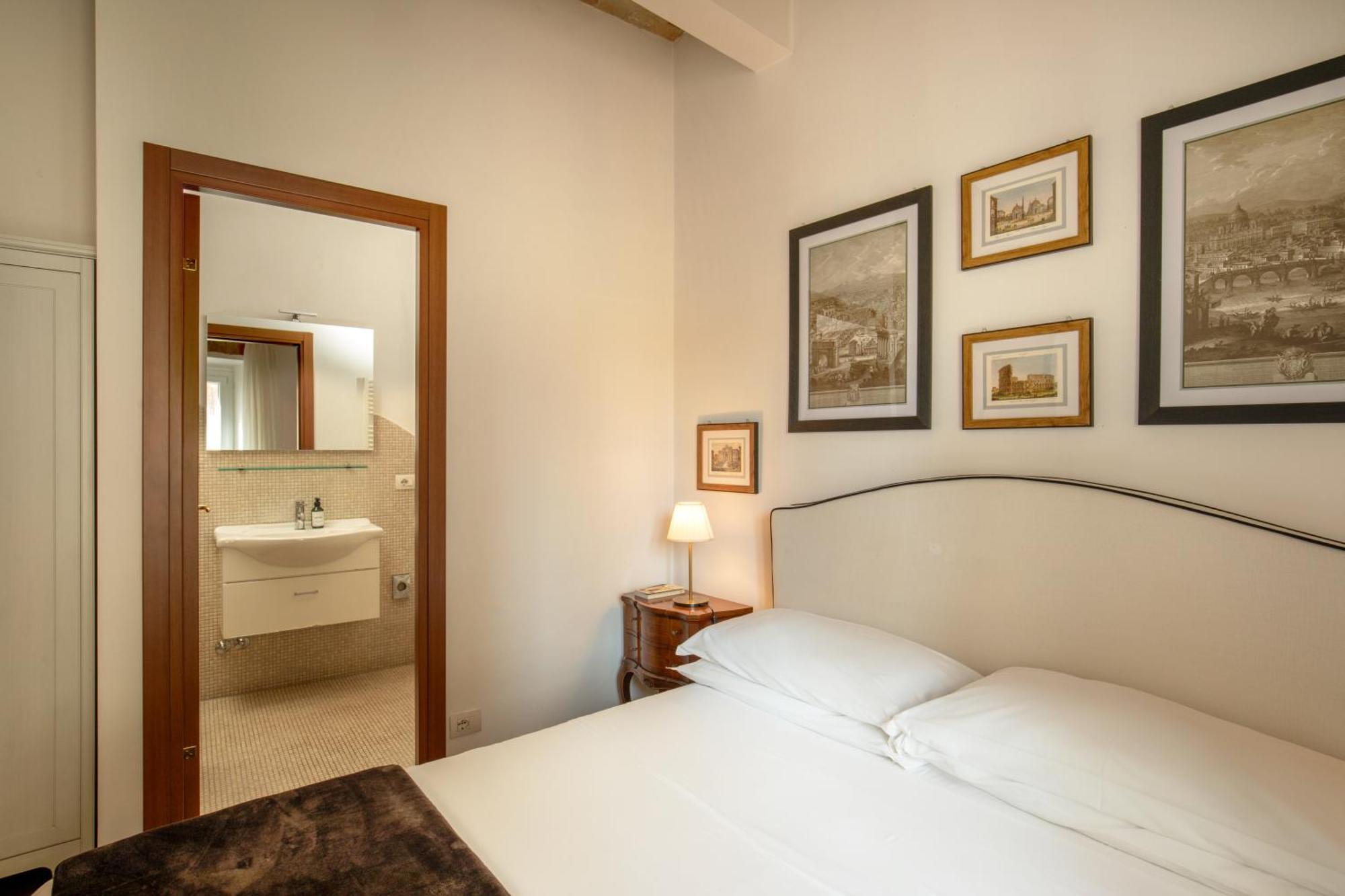 The Right Place 4u Navona Luxury Pensión 5*