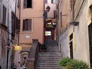 The Right Place 4u Navona Luxury Pensión